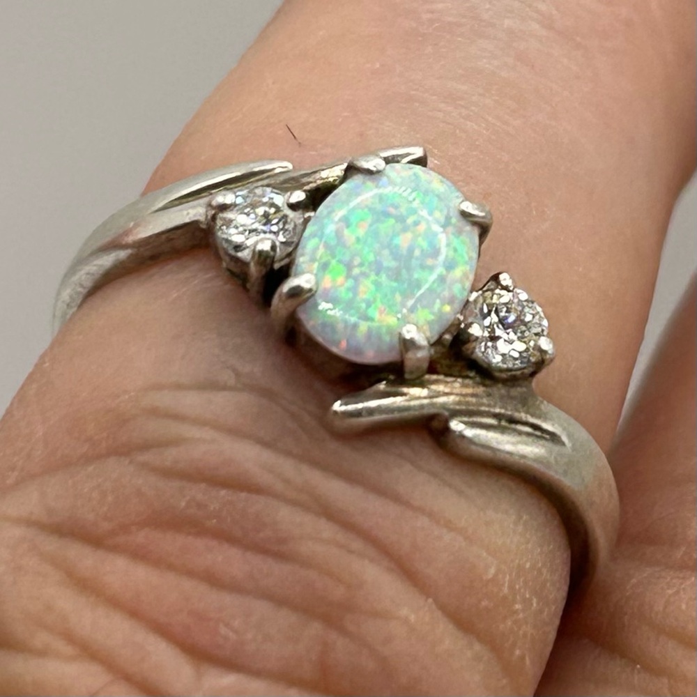 VTG Elegant Sterling Silver 'Colorful' Opal Ring w/ diamond stone accents SZ 10 - Picture 12 of 17